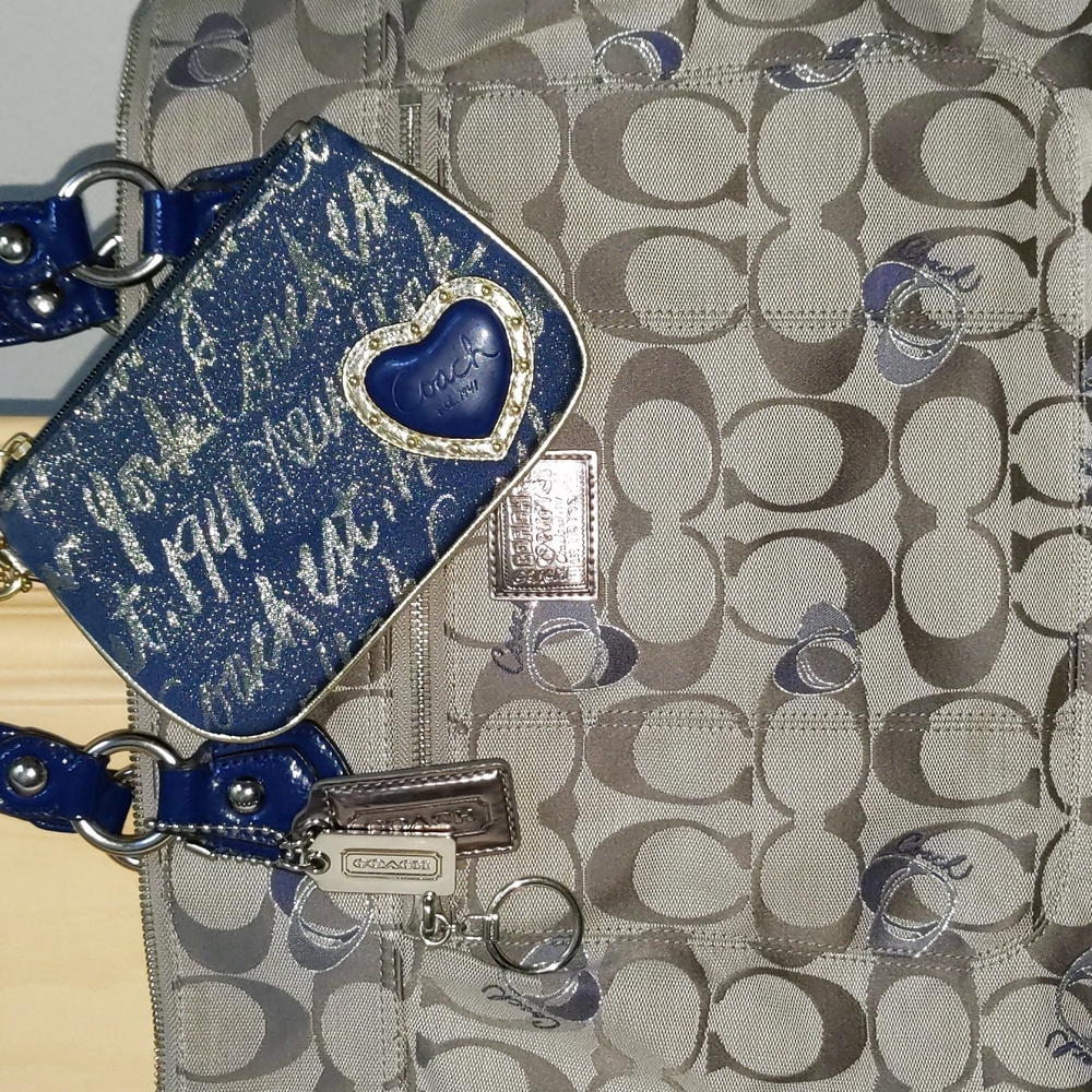 COACH LARGE ZIPPER TOTE WITH LARGE COIN PURSE